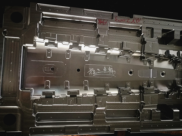 汽車(chē)模具零部12